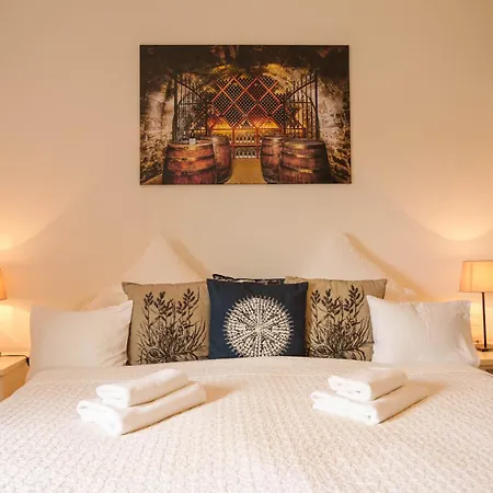 Rokusfalvy Birtok Vendeghaz Etyek